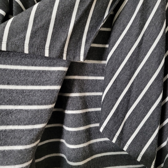 Bobeau Petite Women's Sweater Wrap - Picture 2 of 6